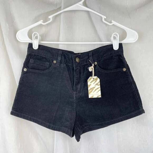 🍂 NWT Black Corduroy High Waist Short High Waisted Shorts Forever 21 Sz 24 in - Picture 1 of 10